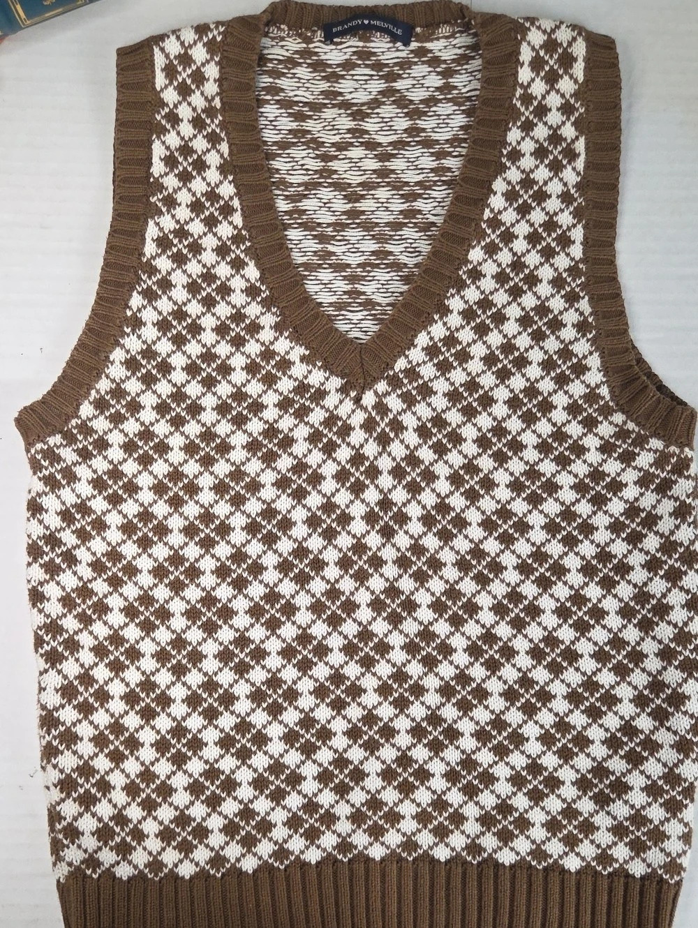 Brandy Melville Cotton V-Neck Sweater Vest in Brown & White